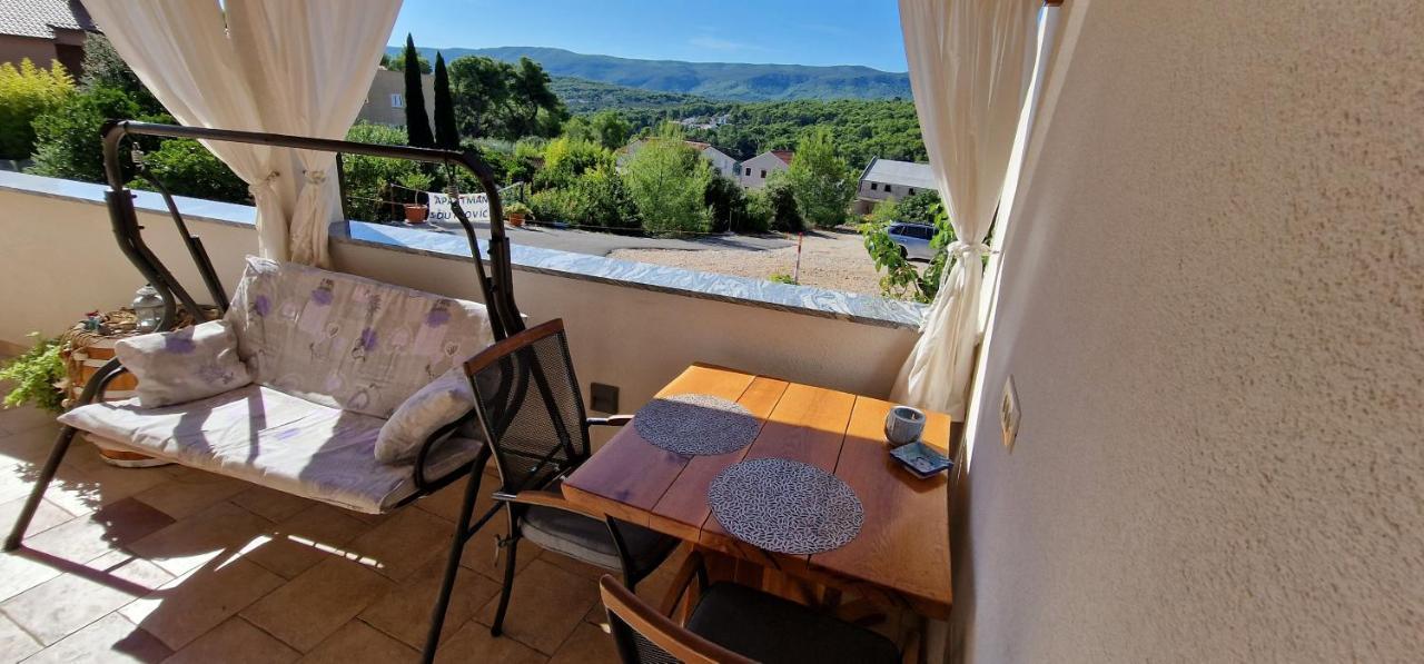 Apartmani Dutkovic Vrboska Exterior photo