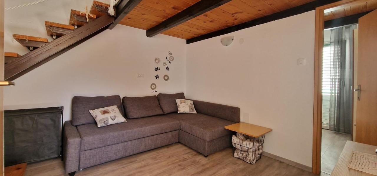 Apartmani Dutkovic Vrboska Exterior photo