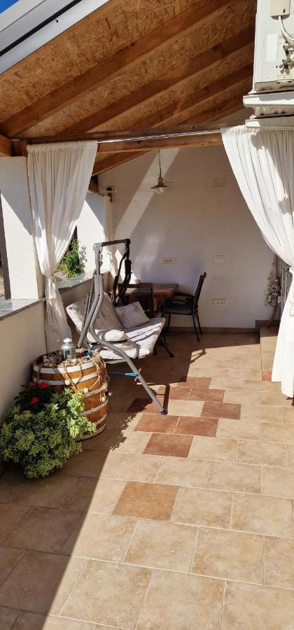 Apartmani Dutkovic Vrboska Exterior photo