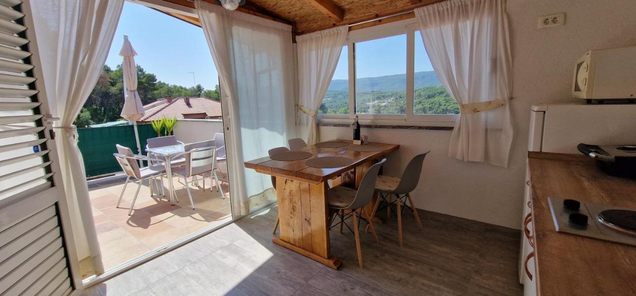 Apartmani Dutkovic Vrboska Exterior photo
