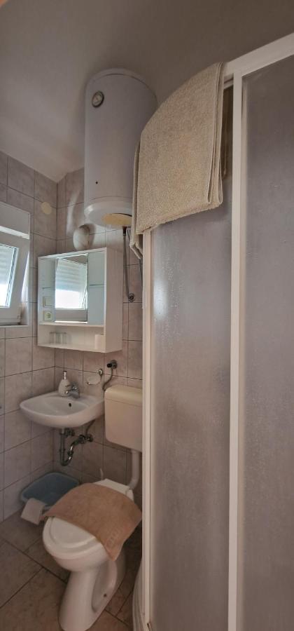Apartmani Dutkovic Vrboska Exterior photo
