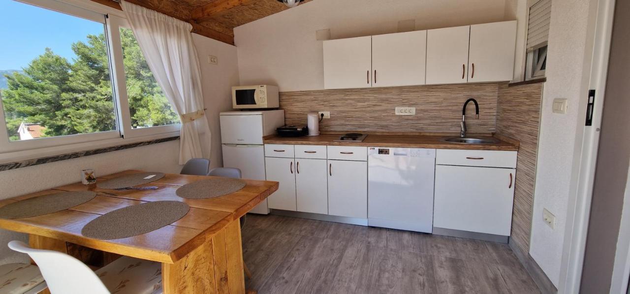 Apartmani Dutkovic Vrboska Exterior photo