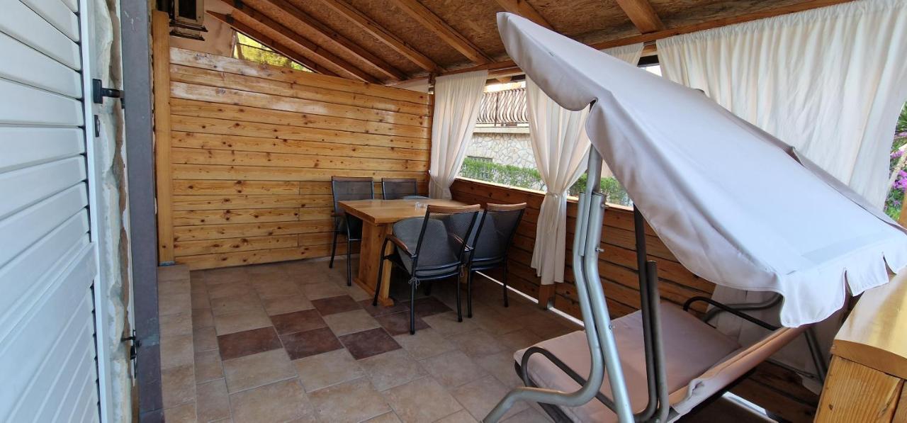 Apartmani Dutkovic Vrboska Exterior photo