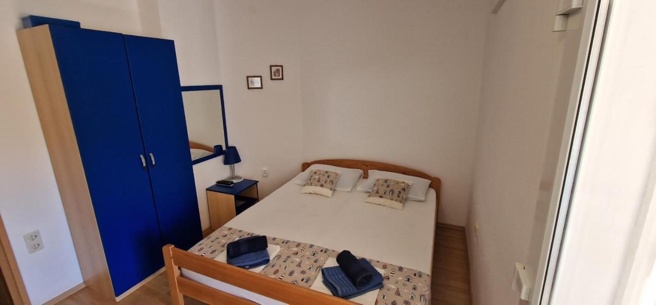 Apartmani Dutkovic Vrboska Exterior photo