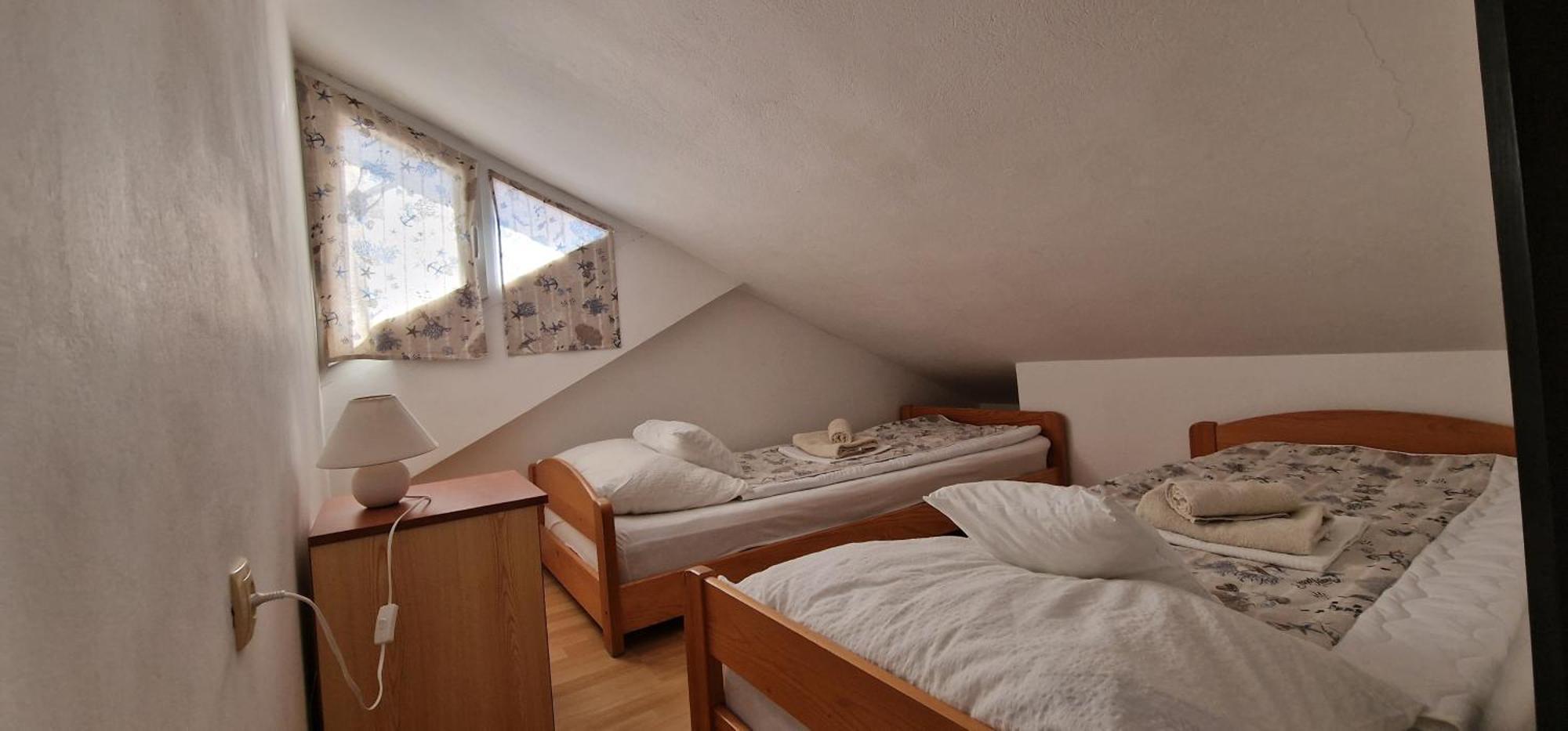 Apartmani Dutkovic Vrboska Exterior photo